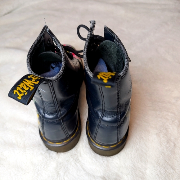 Dr. Martens "hand painted in France" 1460 Vonda II Women's ankle boot! (W-10) - Picture 4 of 14